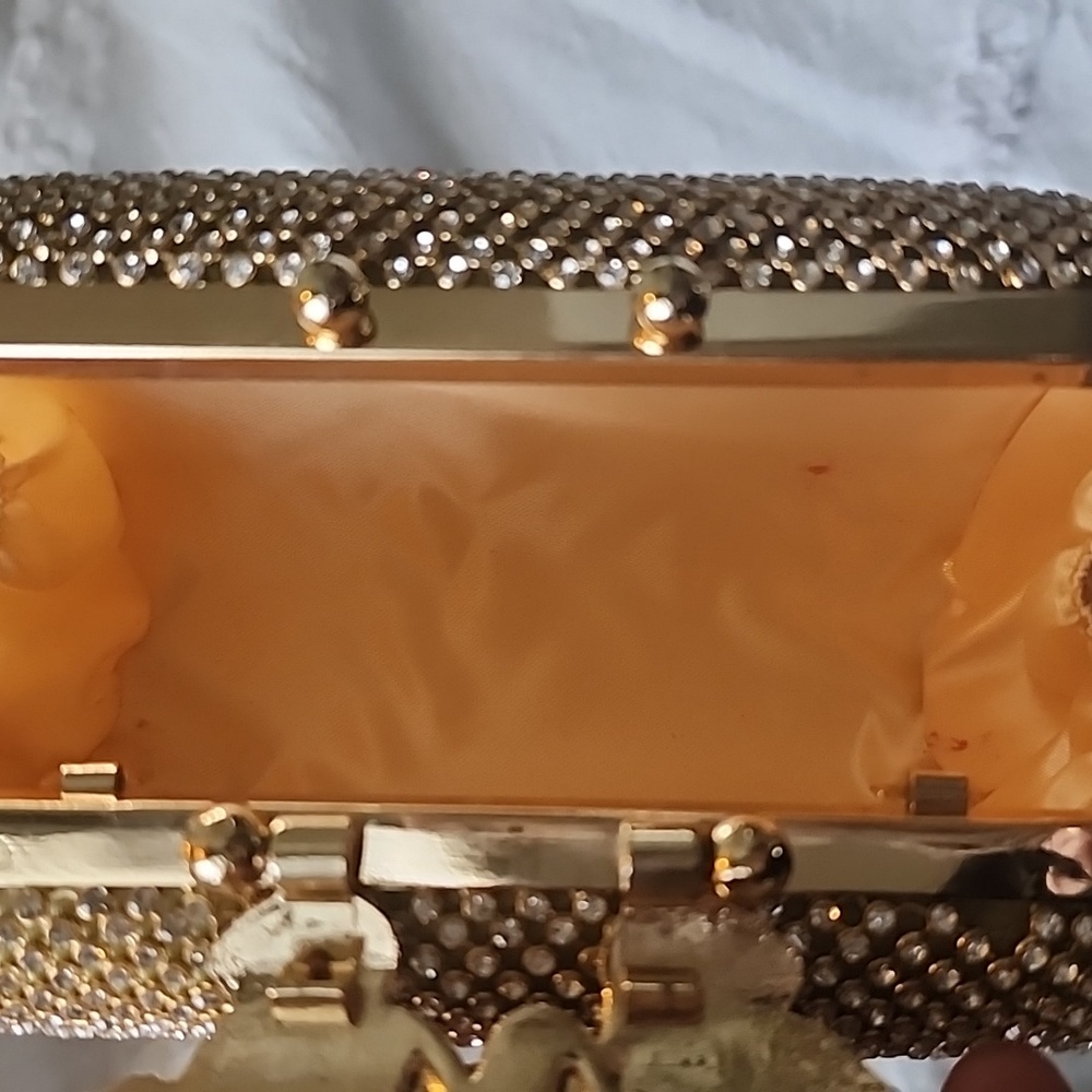 Clutch - Picture 4 of 10